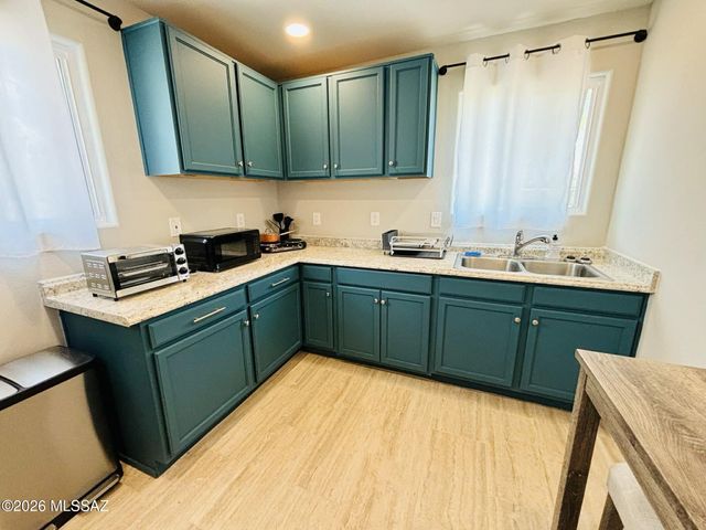 1460 W Sage Street, Tucson, AZ 85704