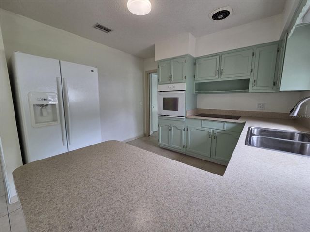 2077 DRUID ROAD E, Clearwater, FL 33764