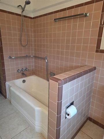 2077 DRUID ROAD E, Clearwater, FL 33764