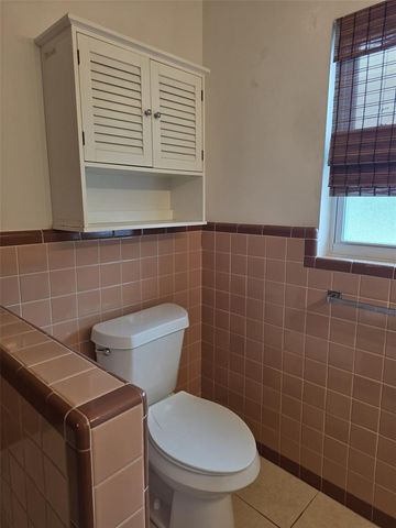 2077 DRUID ROAD E, Clearwater, FL 33764