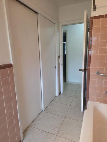 2077 DRUID ROAD E, Clearwater, FL 33764