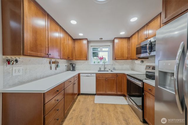 14219 SE 259th Place, Kent, WA 98042