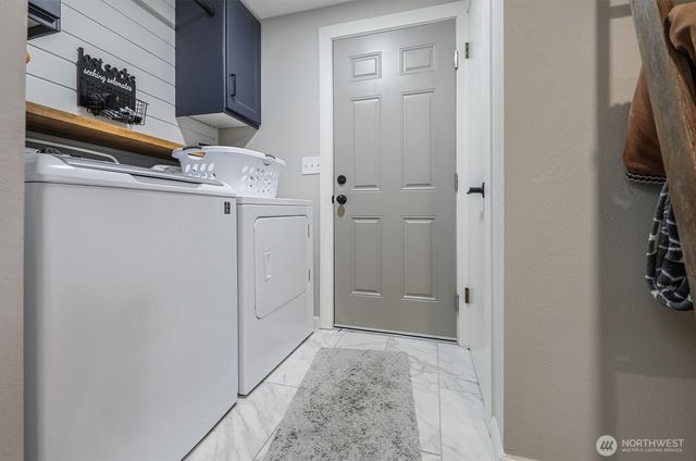 14219 SE 259th Place, Kent, WA 98042