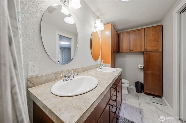 14219 SE 259th Place, Kent, WA 98042