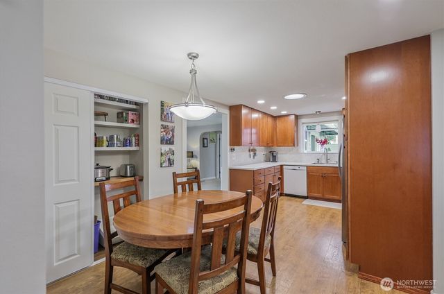 14219 SE 259th Place, Kent, WA 98042