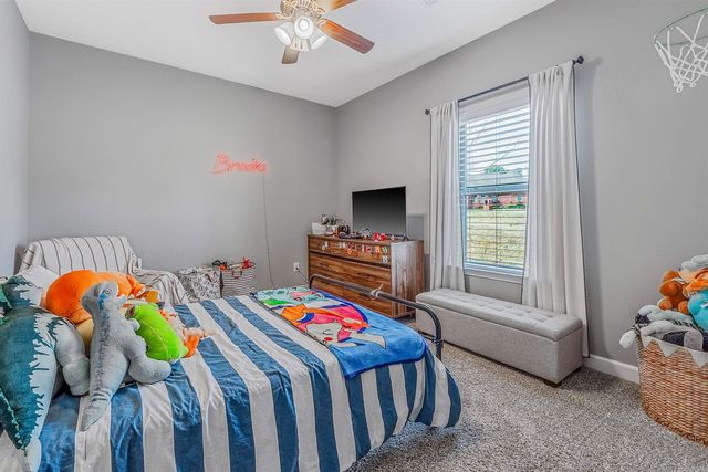 15611 Scenic Point Dr, North Little Rock, AR 72113