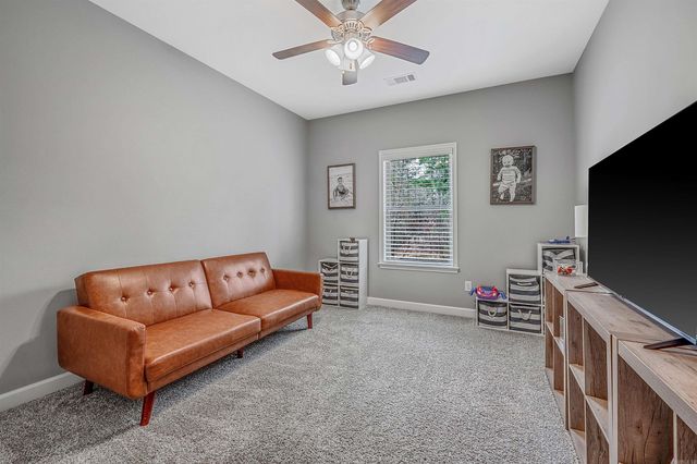 15611 Scenic Point Dr, North Little Rock, AR 72113