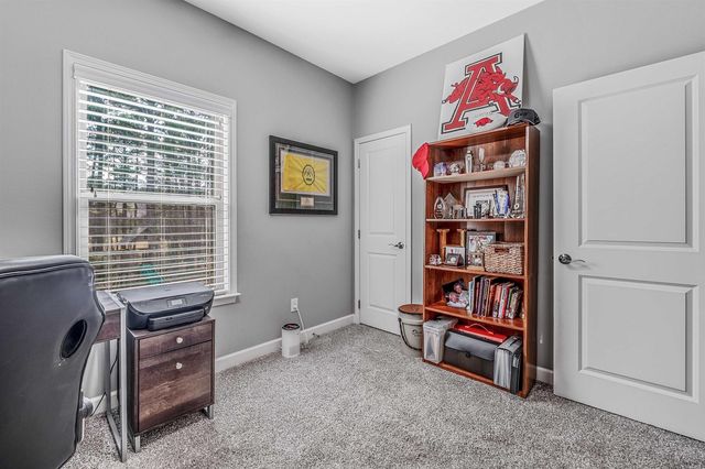 15611 Scenic Point Dr, North Little Rock, AR 72113