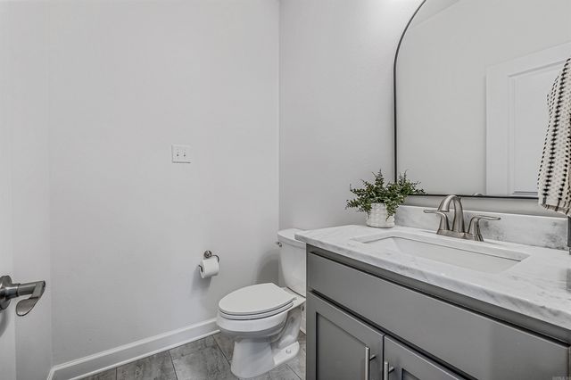 15611 Scenic Point Dr, North Little Rock, AR 72113