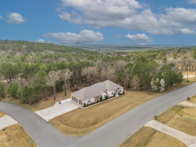 15611 Scenic Point Dr, North Little Rock, AR 72113