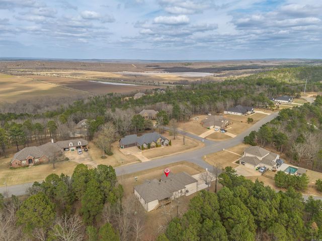 15611 Scenic Point Dr, North Little Rock, AR 72113