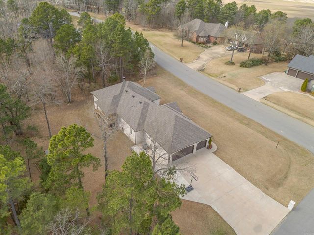 15611 Scenic Point Dr, North Little Rock, AR 72113