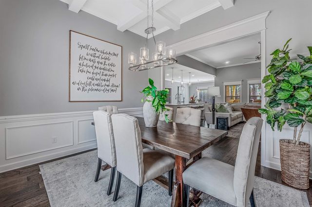 15611 Scenic Point Dr, North Little Rock, AR 72113