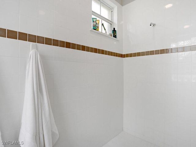 2847 Tiburon BLVD E 8-101, Naples, FL 34109