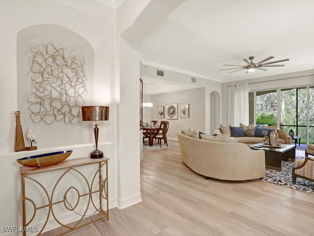 2847 Tiburon BLVD E 8-101, Naples, FL 34109