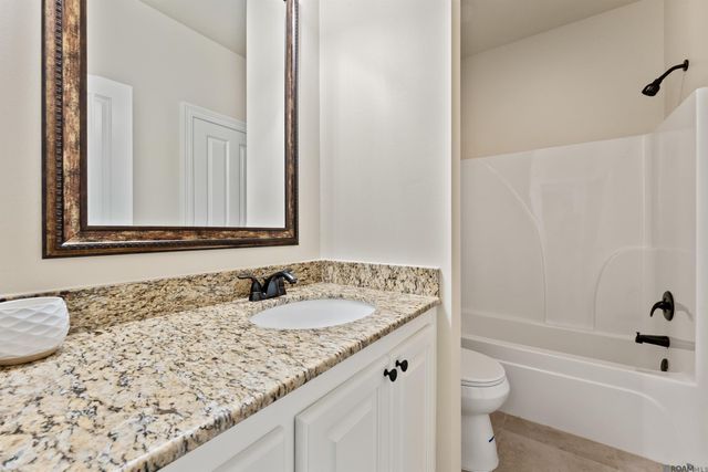 1660 Seville Dr, St Gabriel, LA 70776