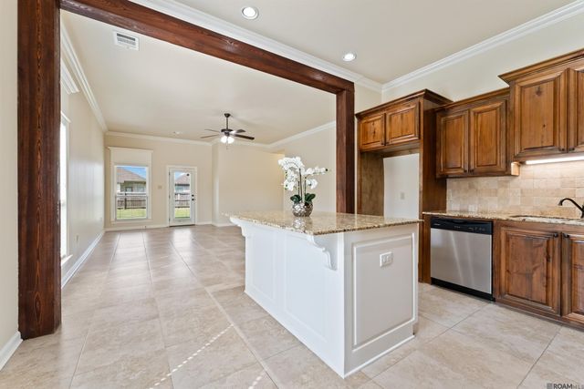 1660 Seville Dr, St Gabriel, LA 70776