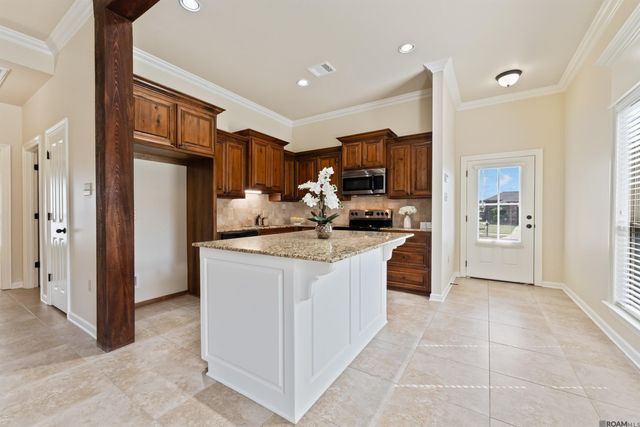 1660 Seville Dr, St Gabriel, LA 70776