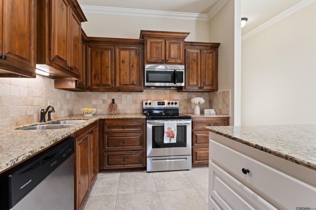 1660 Seville Dr, St Gabriel, LA 70776