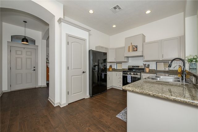 2703 Silver Oak Drive, College Station, TX 77845