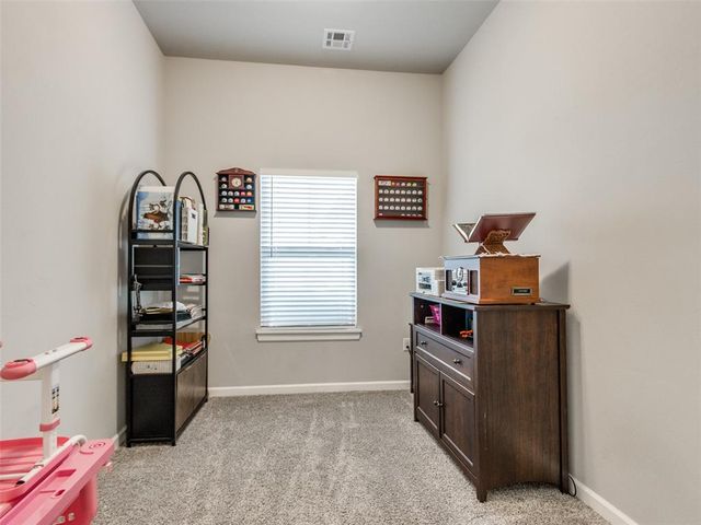 1009 Blackjack Creek Drive, Yukon, OK 73099