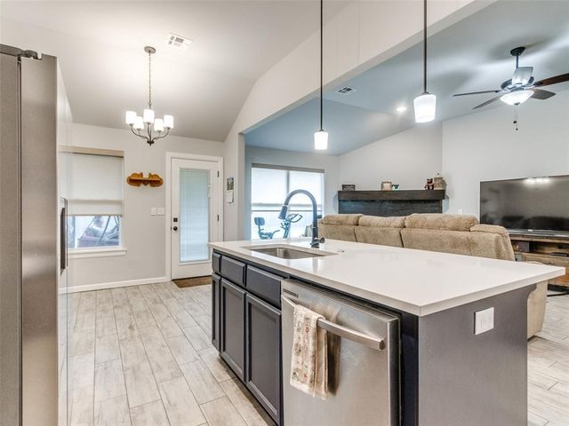 1009 Blackjack Creek Drive, Yukon, OK 73099