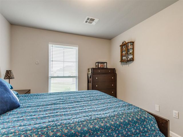 1009 Blackjack Creek Drive, Yukon, OK 73099