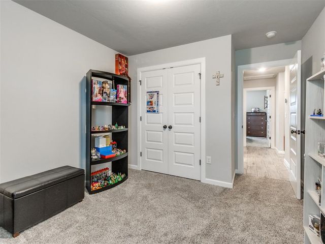 1009 Blackjack Creek Drive, Yukon, OK 73099