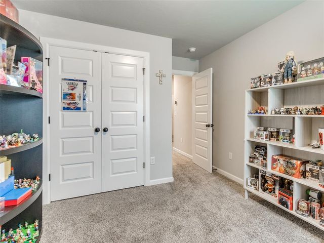 1009 Blackjack Creek Drive, Yukon, OK 73099