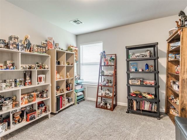 1009 Blackjack Creek Drive, Yukon, OK 73099