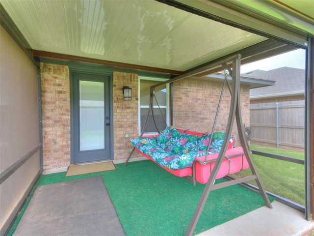 1009 Blackjack Creek Drive, Yukon, OK 73099