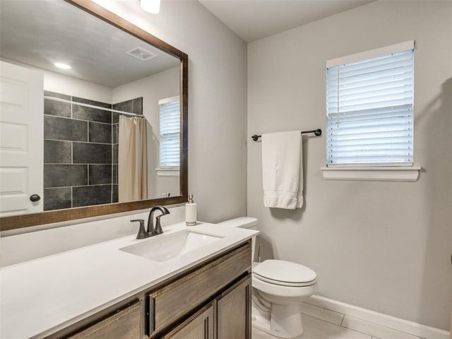 1009 Blackjack Creek Drive, Yukon, OK 73099