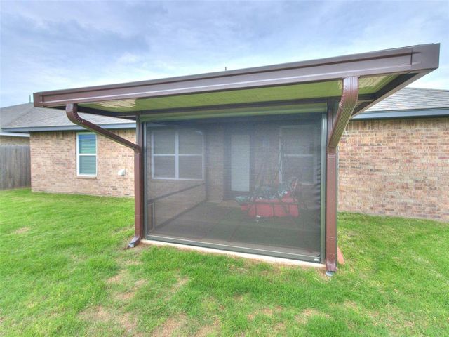 1009 Blackjack Creek Drive, Yukon, OK 73099