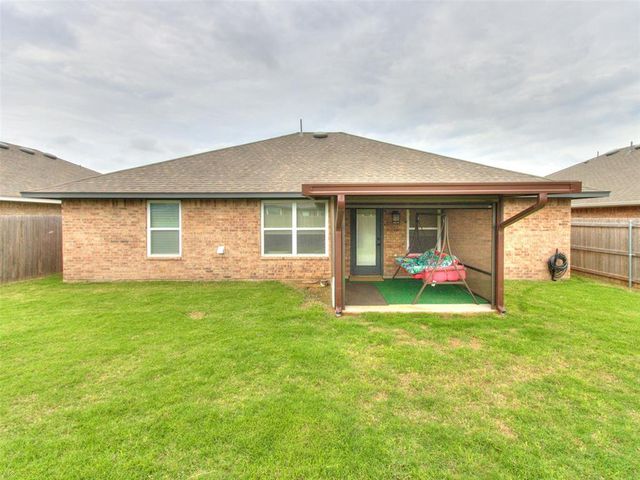 1009 Blackjack Creek Drive, Yukon, OK 73099