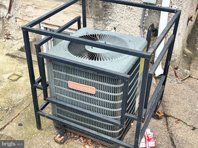 2586 EDMONDSON, Baltimore, MD 21223