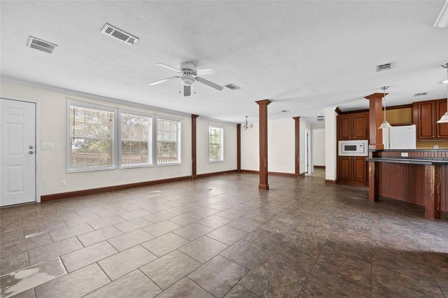 240 SWAN LAKE DRIVE, Melrose, FL 32666