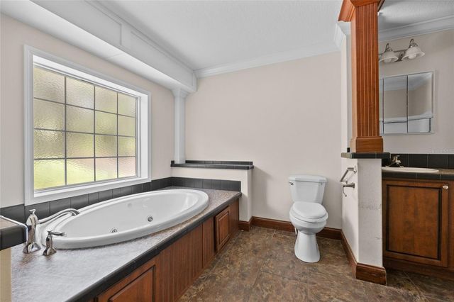 240 SWAN LAKE DRIVE, Melrose, FL 32666