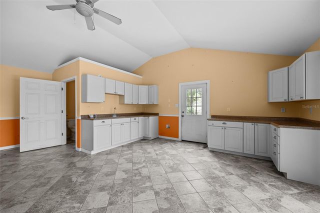 240 SWAN LAKE DRIVE, Melrose, FL 32666