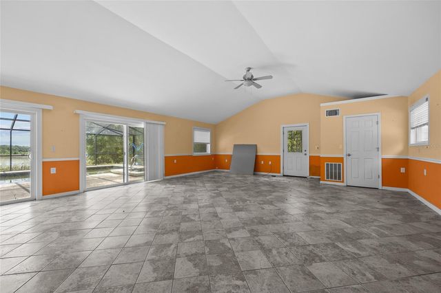 240 SWAN LAKE DRIVE, Melrose, FL 32666