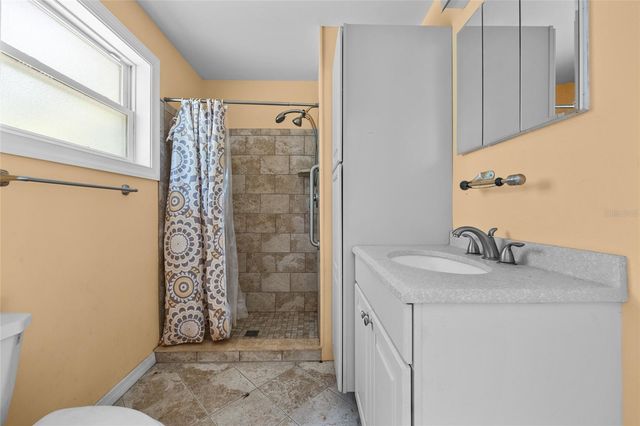 240 SWAN LAKE DRIVE, Melrose, FL 32666