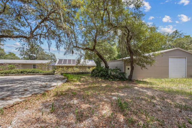 240 SWAN LAKE DRIVE, Melrose, FL 32666