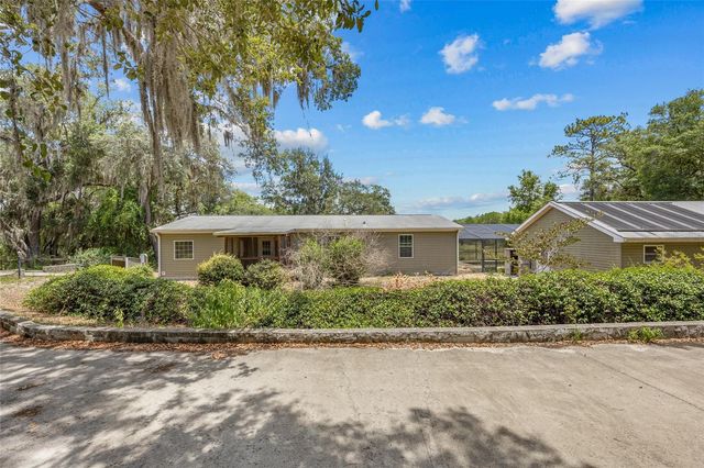 240 SWAN LAKE DRIVE, Melrose, FL 32666