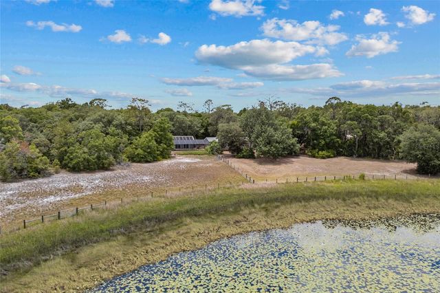 240 SWAN LAKE DRIVE, Melrose, FL 32666