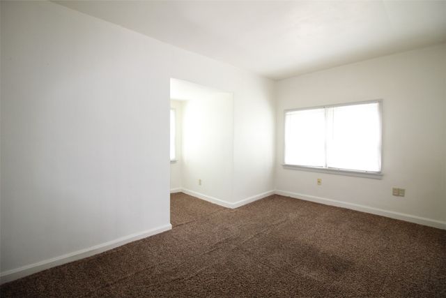 1421 1st Ave SW, Cedar Rapids, IA 52404