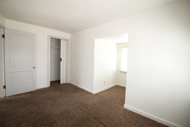 1421 1st Ave SW, Cedar Rapids, IA 52404