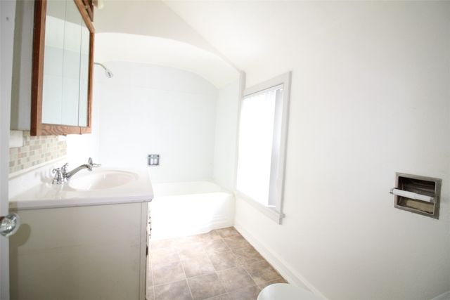 1421 1st Ave SW, Cedar Rapids, IA 52404