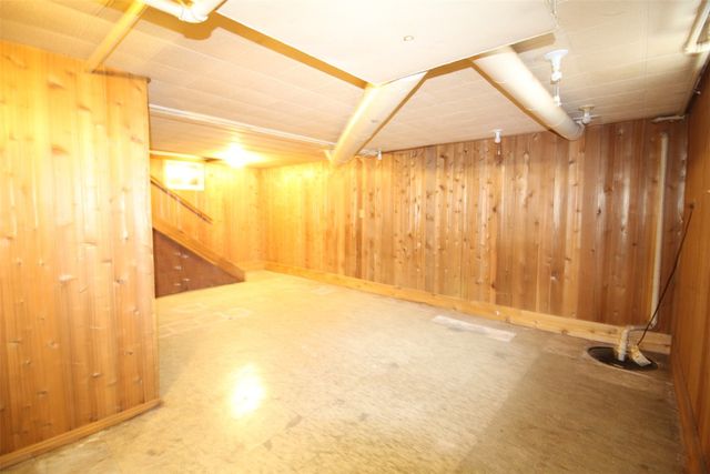 1421 1st Ave SW, Cedar Rapids, IA 52404