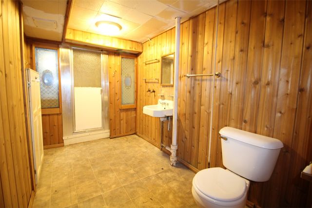 1421 1st Ave SW, Cedar Rapids, IA 52404