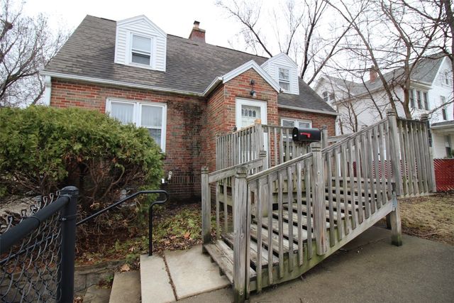 1421 1st Ave SW, Cedar Rapids, IA 52404