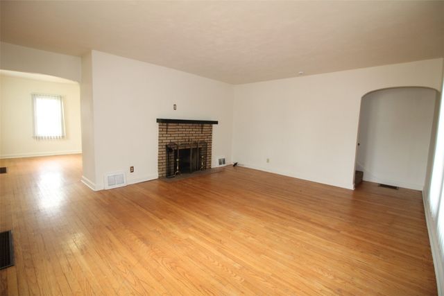 1421 1st Ave SW, Cedar Rapids, IA 52404